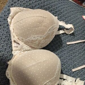 Victoria's Secret Cream Padded Bra Intimates
